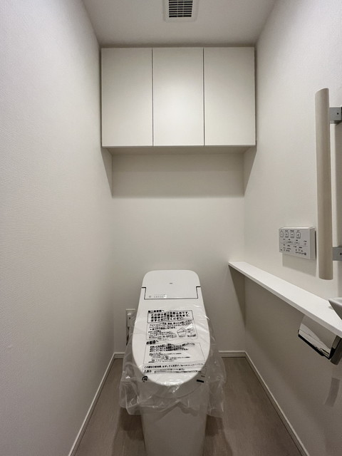 トイレ　※写真は同タイプ住戸です。