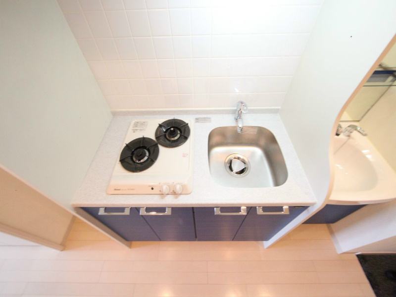 キッチン　システムキッチン（ガス2口）家具家電ご用意できます