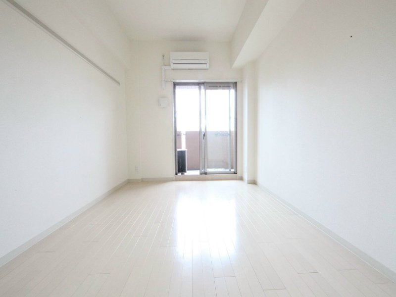 バルコニー　洋室6.4帖　クローゼット付（収納充実してます）