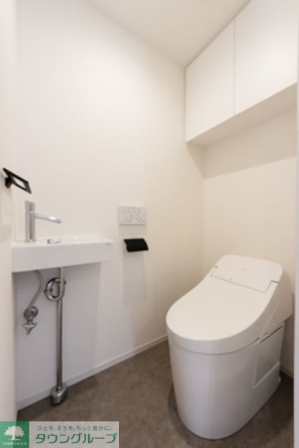 トイレ　※写真は同タイプ住戸です。