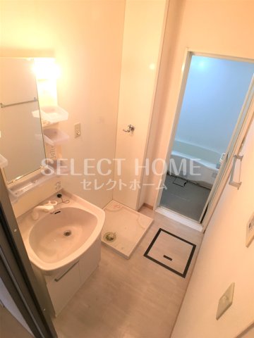 洗面設備　独立洗面台で身支度をすべて済ませてしまいましょう