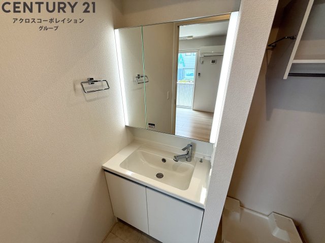 洗面設備　洗髪洗面化粧台付き！