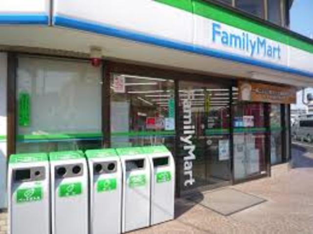 コンビニ　ファミリーマート練馬氷川台店（コンビニ）まで528m