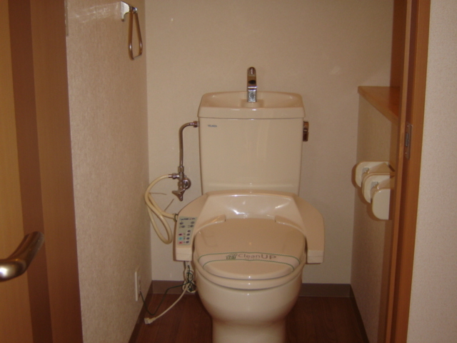 トイレ　暖房温水器付トイレ