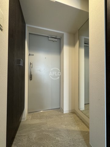 玄関　リヴェント難波サウス　玄関