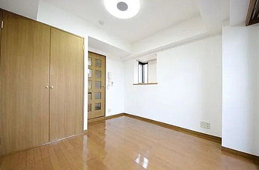 居室・リビング　別部屋の写真を使用しております。