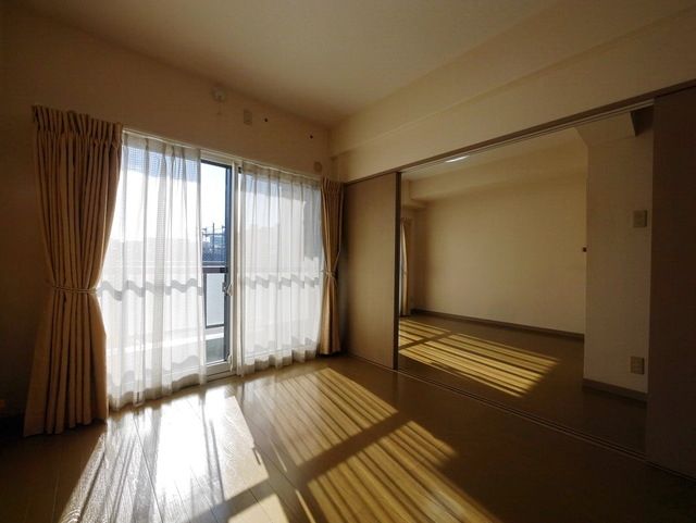 その他部屋・スペース　★リビングと繋がり広々★