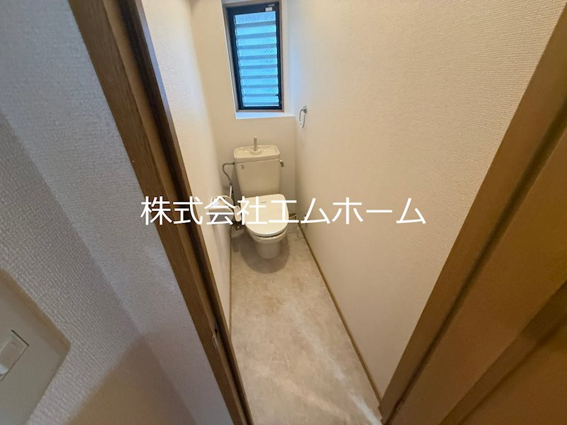 トイレ　温水洗浄暖房便座付トイレ