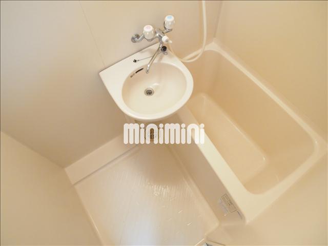 バス・シャワールーム　ゆったりとしたバスルームです