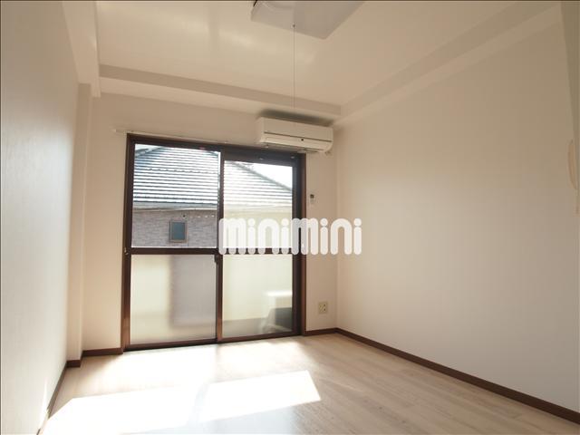 居室・リビング　広々とした６．３帖のお部屋です