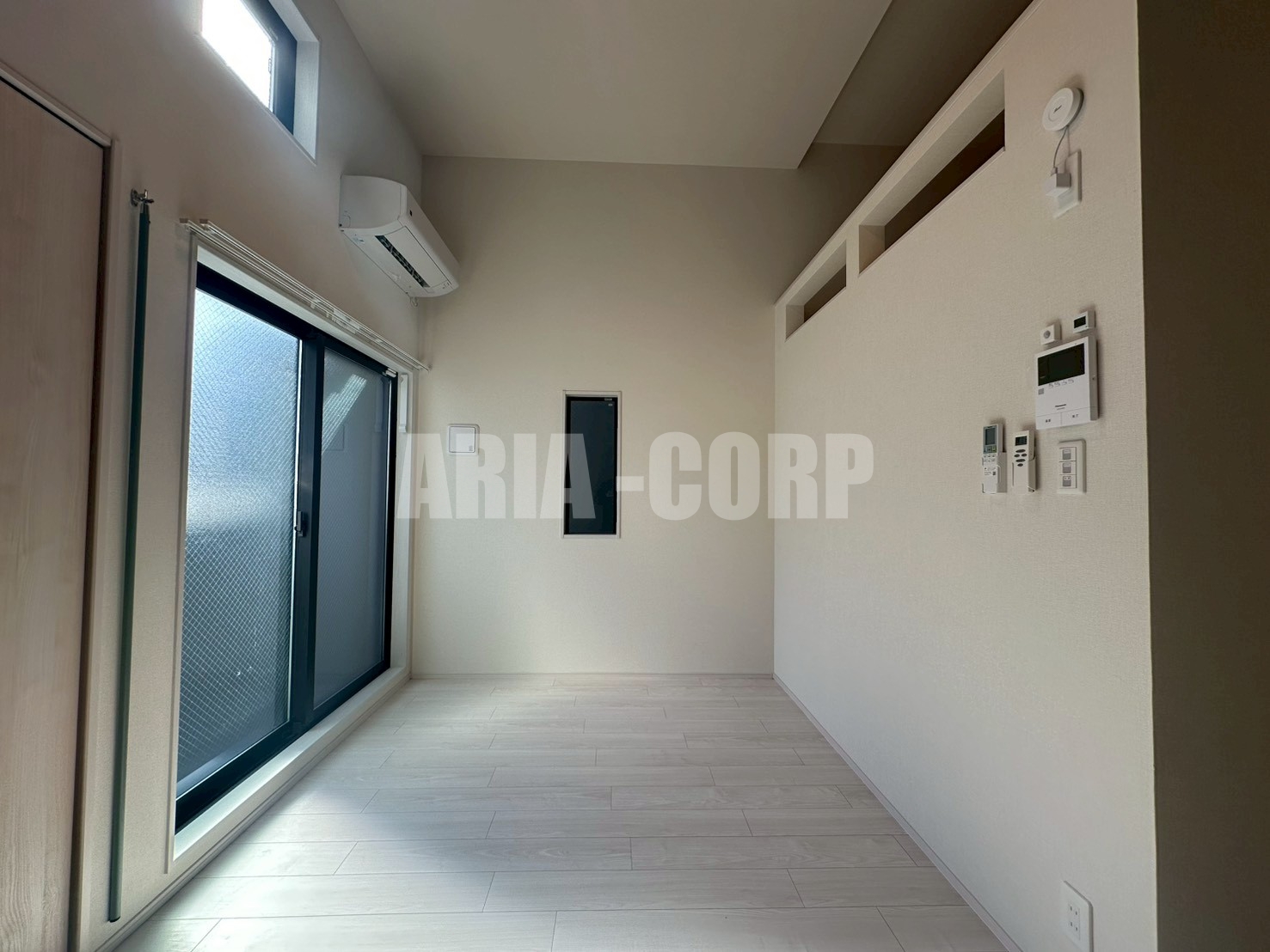 居室・リビング　天井高のある開放的な空間！お洒落な室内です！