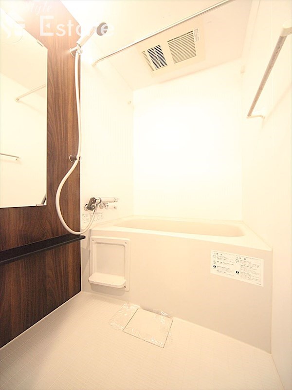 バス・シャワールーム　バスルーム