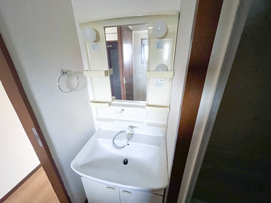 洗面設備　※別部屋の写真です
