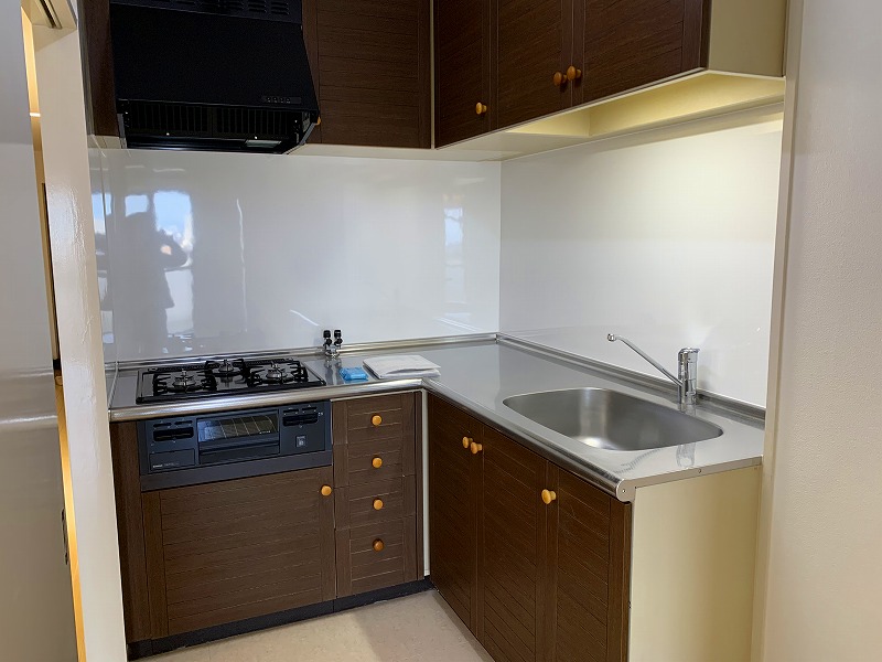 キッチン　３口ガスコンロ付きのL字型キッチンです♪