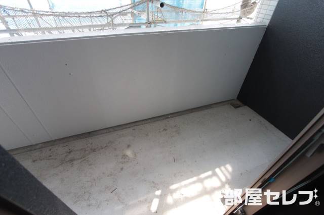 バルコニー　バルコニーは広め