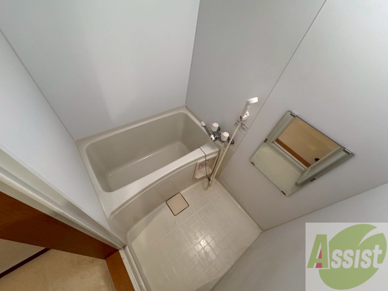 バス・シャワールーム　お風呂になります。一日の疲れを癒してくださいね。