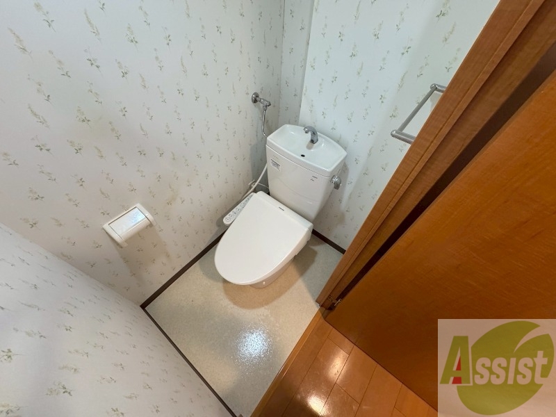 トイレ　こちらはトイレです。清潔感があり、安心して使用できます。