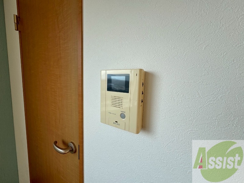 セキュリティ　ＴＶモニター付インターホンです。来客者の顔が見えるので安心！