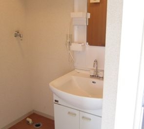 洗面設備　嬉しい独立洗面台です。