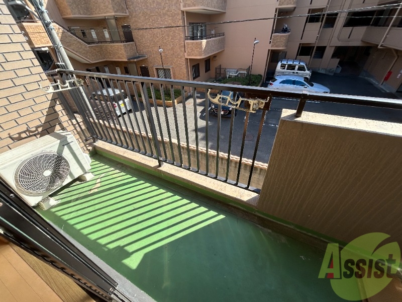 バルコニー　バルコニーです。たまには景色を楽しんではいかがでしょうか。