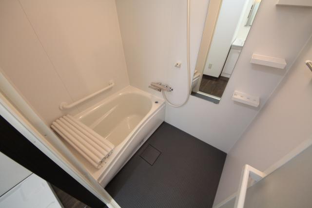 バス・シャワールーム　※同タイプ部屋の写真です。