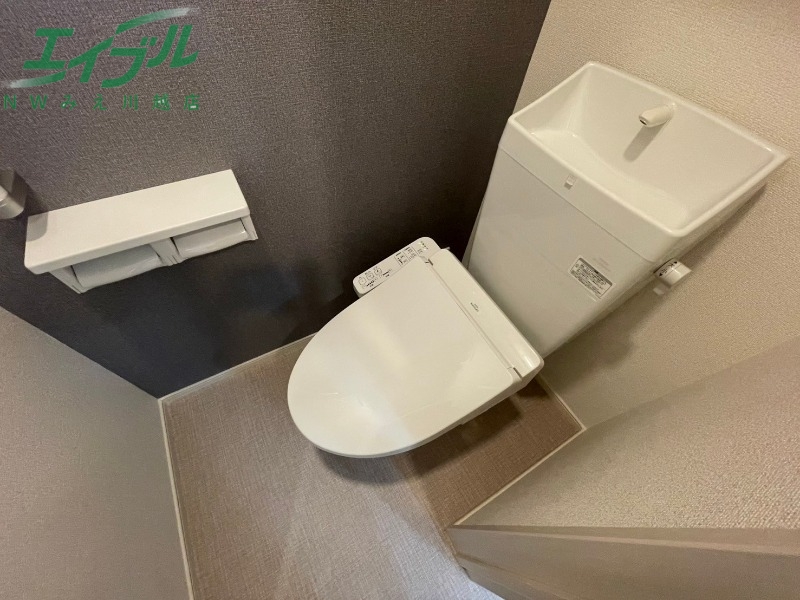 トイレ　反転タイプ参考写真