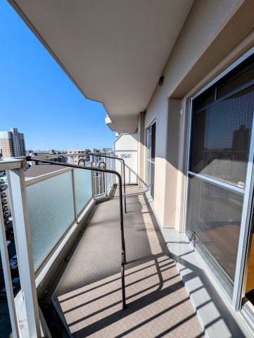 バルコニー　日当り良好の南向き