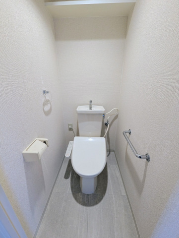 トイレ　温水洗浄暖房便座付き