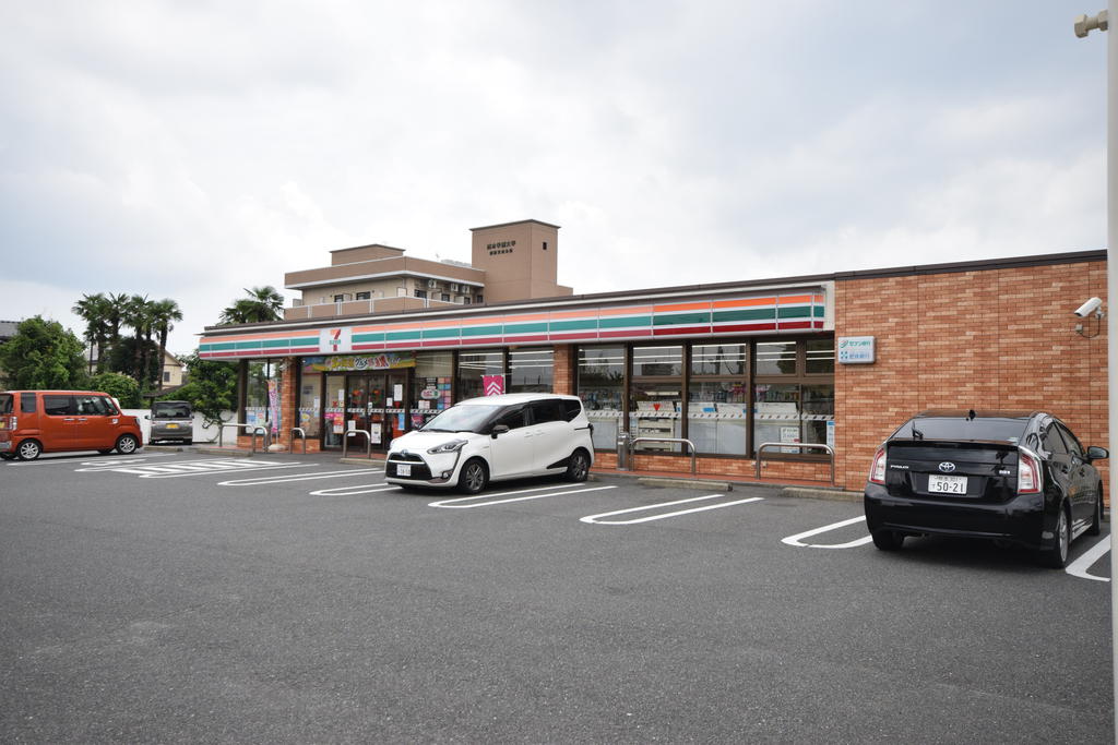 コンビニ　セブンイレブン新大江店（コンビニ）まで230m