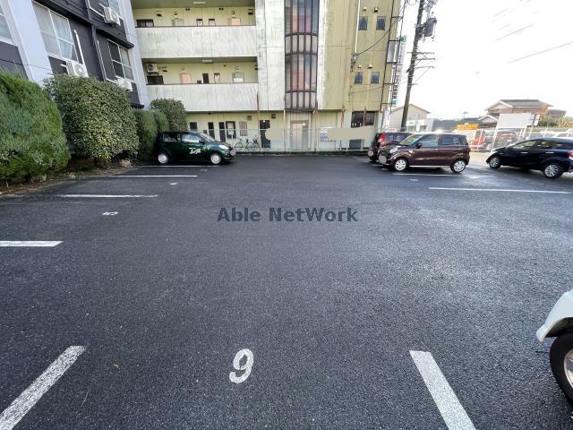 駐車場　駐車場