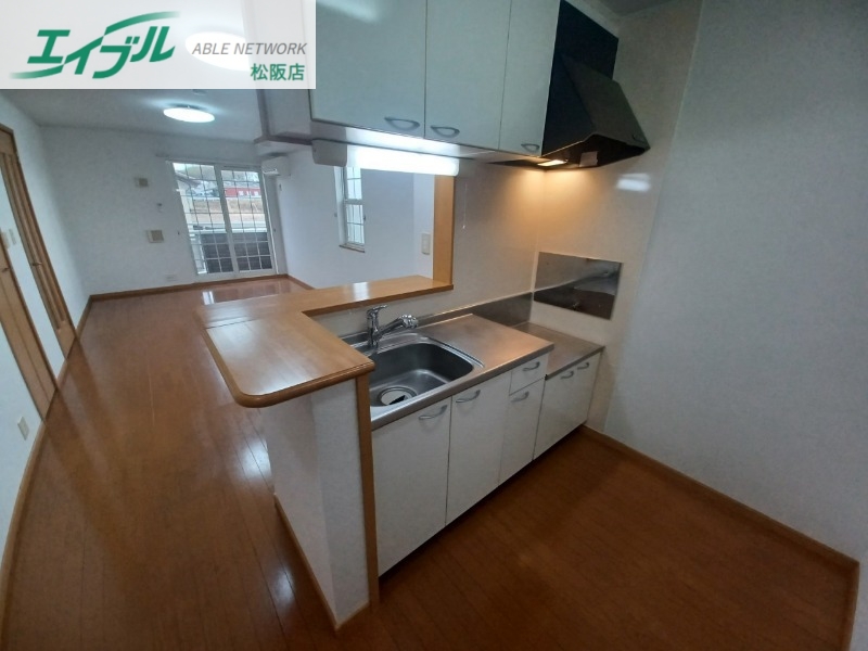 キッチン　同物件別室反転タイプ画像