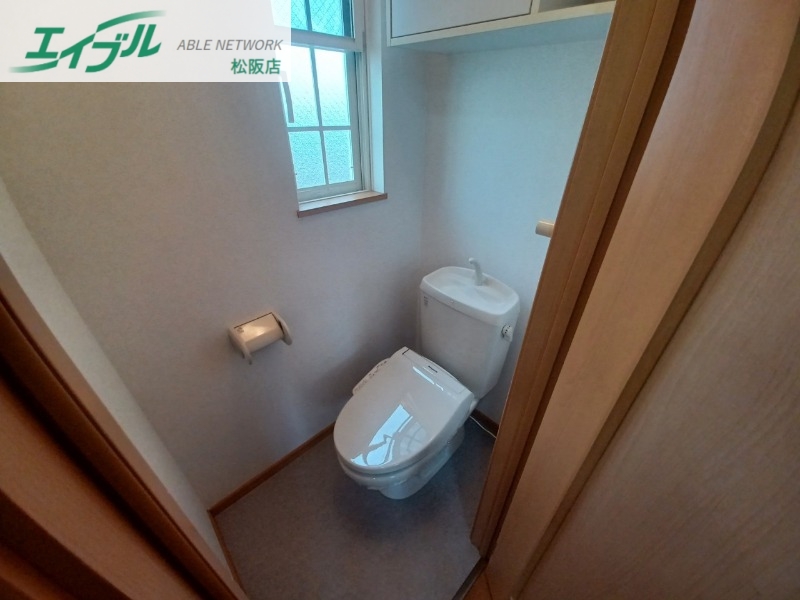 トイレ　同物件別室反転タイプ画像