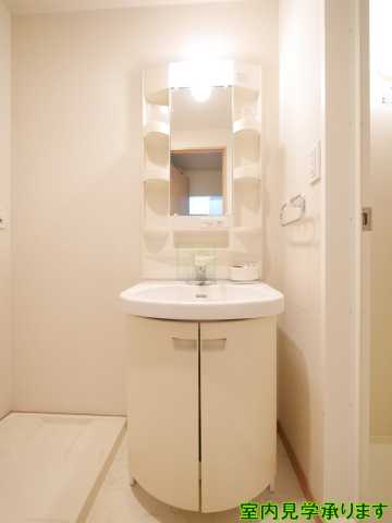 洗面設備　別部屋の画像になります。