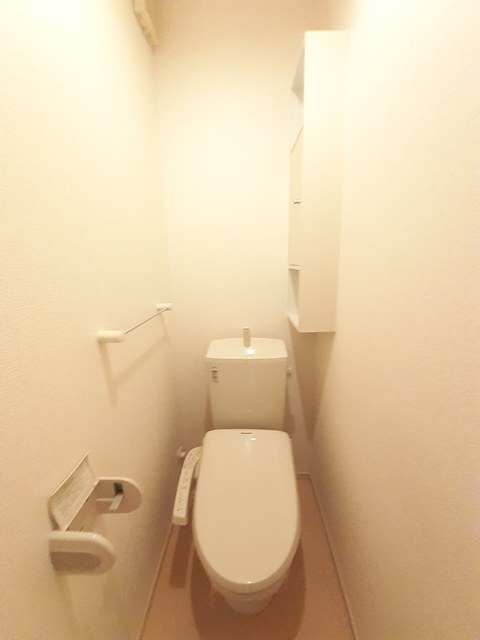 トイレ　温水洗浄便座