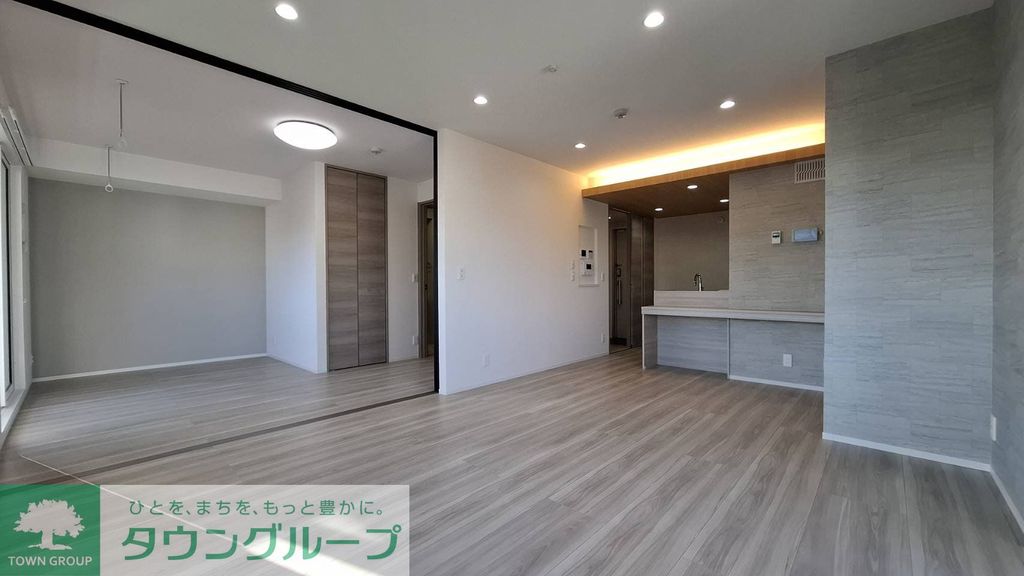 居室・リビング　エントランス