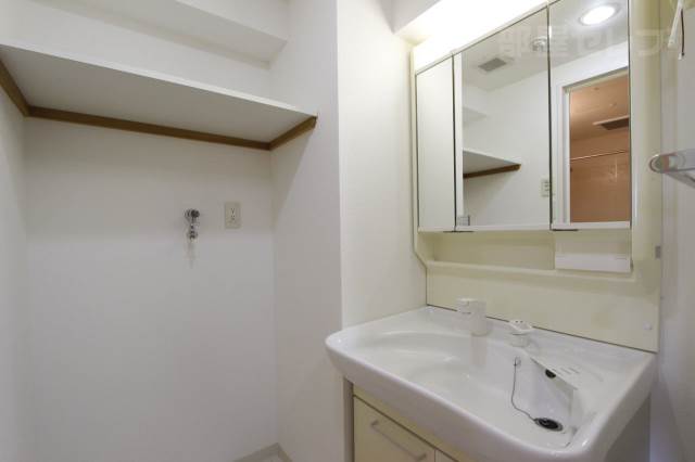 洗面設備　７０２号室