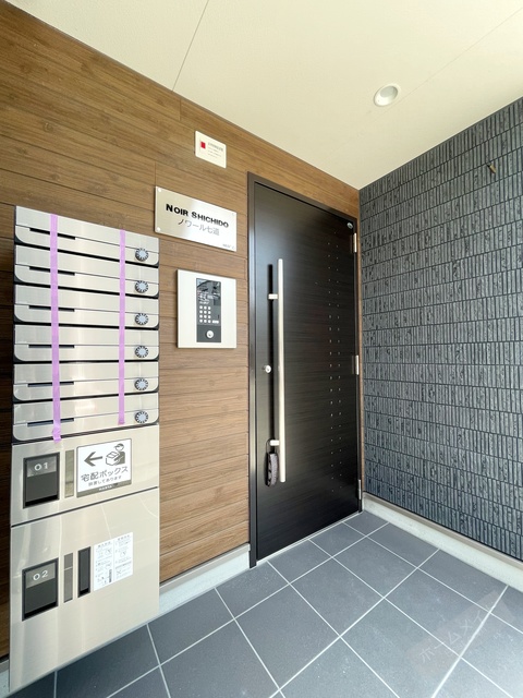 エントランス　宅配ボックス付き♪