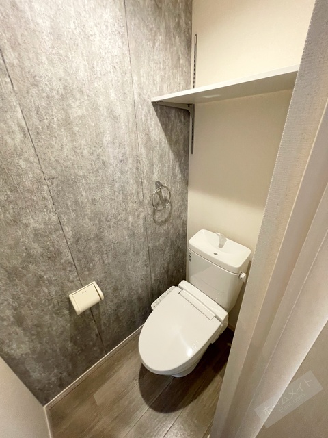 トイレ　温水洗浄便座付き♪