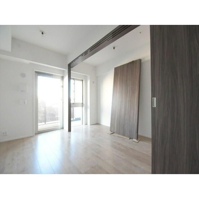 居室・リビング　☆明るい洋室☆