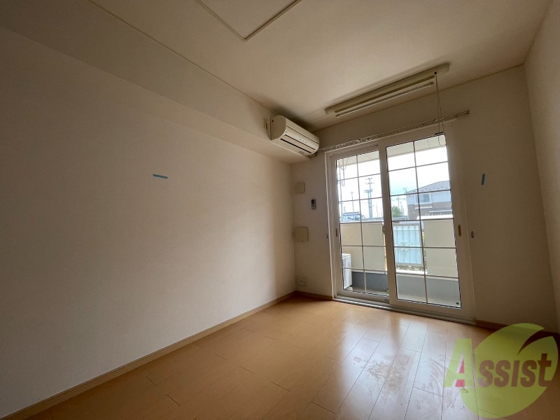 居室・リビング　１２．８帖のリビングです。広々としていますね。