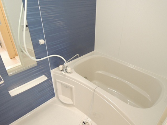 バス・シャワールーム　（１０２号室）