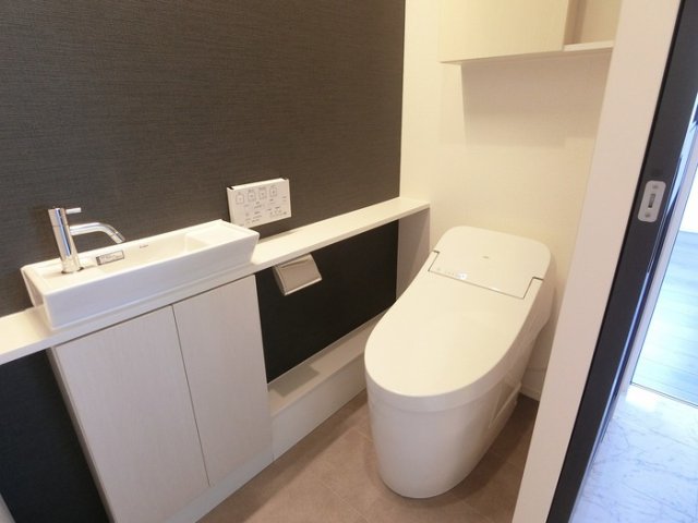 トイレ　同物件別号室