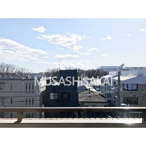 眺望　写真：設備同仕様の別物件です