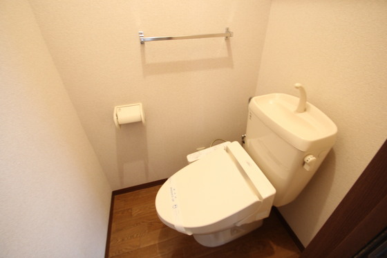 トイレ　他の部屋の写真使用しております