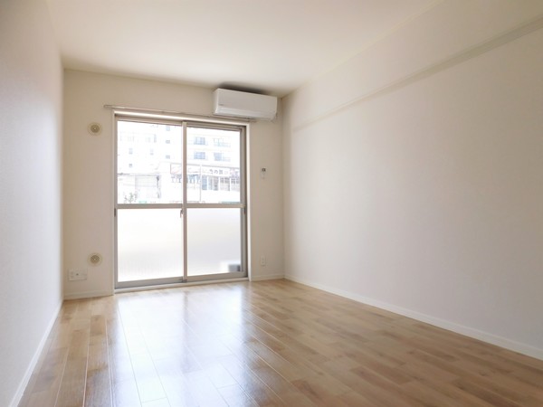 居室・リビング　開放感ある室内！