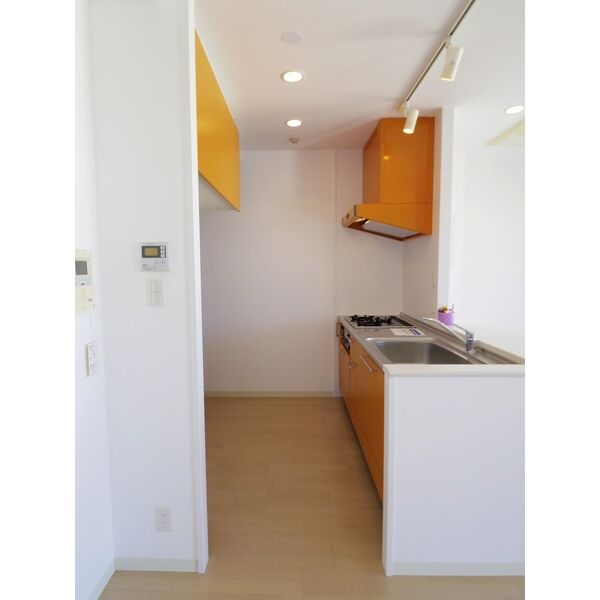 キッチン　3口コンロ