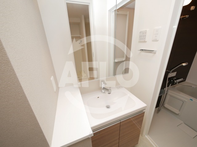 洗面設備　TLRレジデンス本町WEST　洗面所