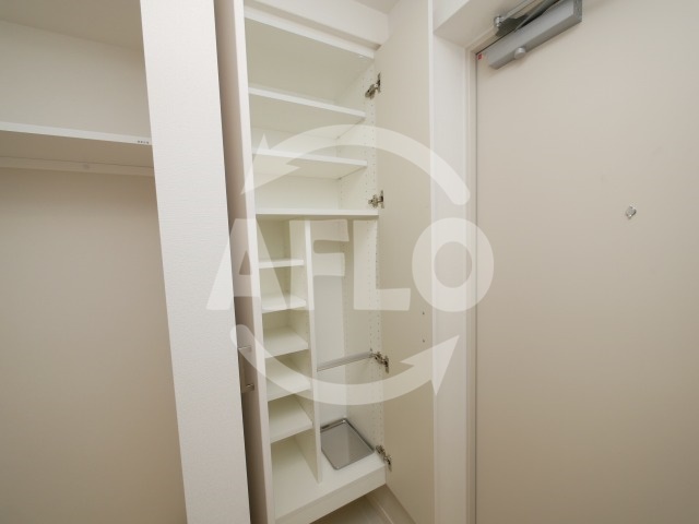 収納　TLRレジデンス本町WEST　シューズボックス