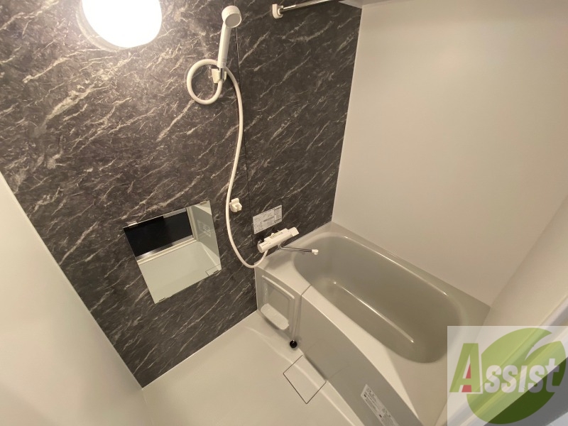 バス・シャワールーム　お風呂になります。一日の疲れを癒してくださいね。