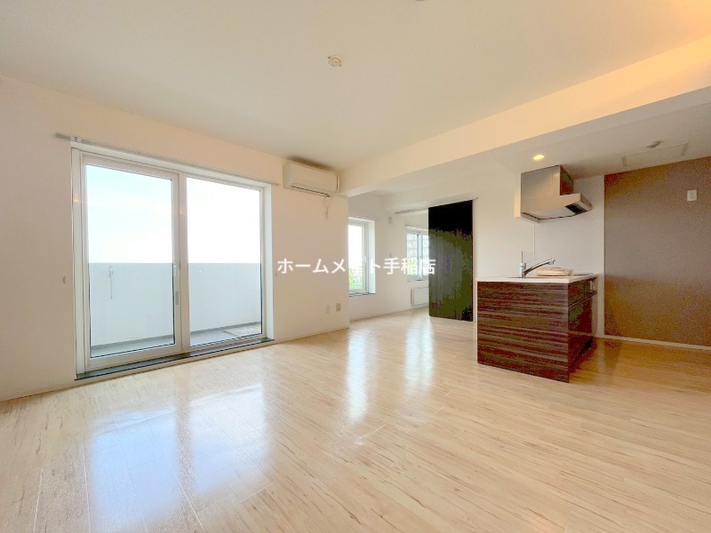 居室・リビング　明るく広々リビングスペース♪